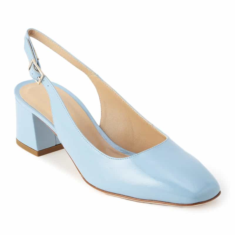 BARNEYS NEW YORK バックスリングパテントパンプス LIGHT BLUE