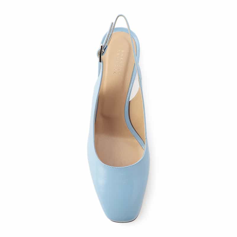 BARNEYS NEW YORK バックスリングパテントパンプス LIGHT BLUE
