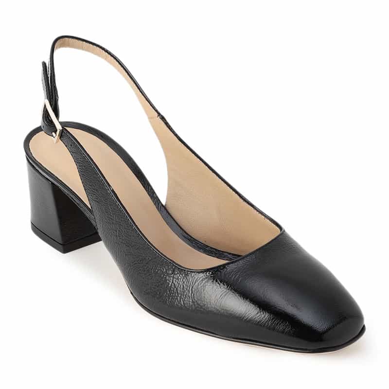 BARNEYS NEW YORK バックスリングパテントパンプス BLACK