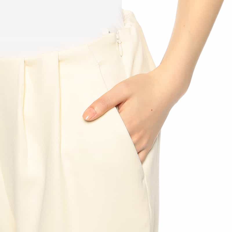 BARNEYS NEW YORK セットアップテーパードクロップドパンツ IVORY