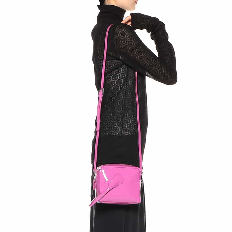 BY FAR "CAM" ショルダーバッグ FUCHSIA