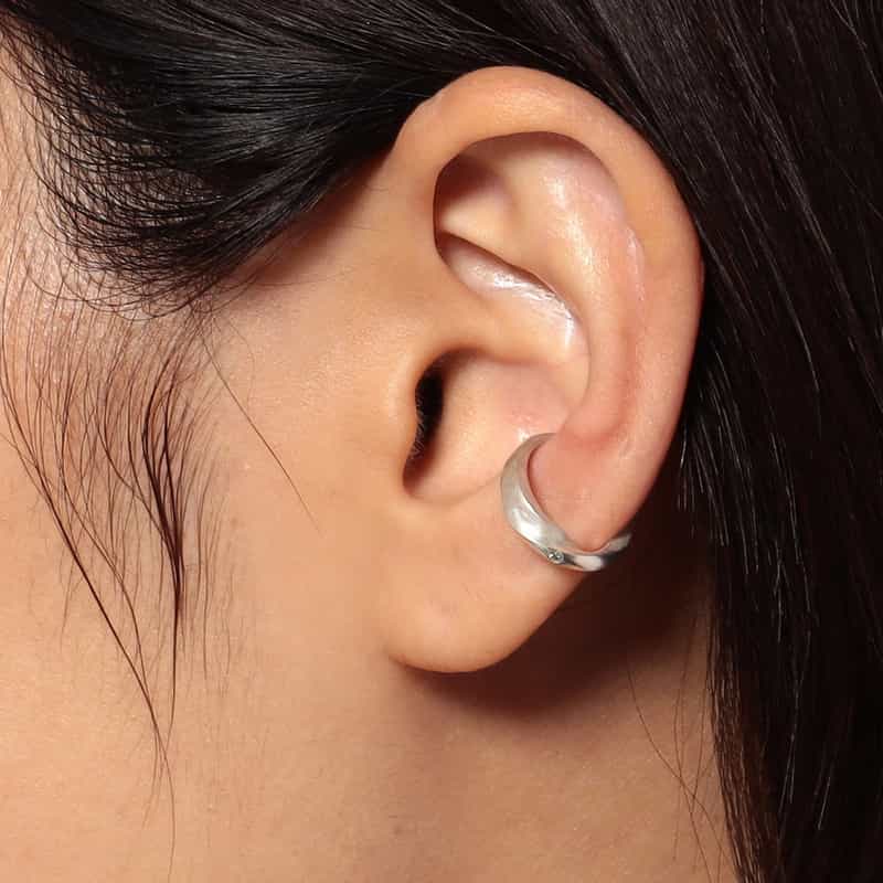 MALCOLM BETTS MALCOLM BETTS＜マルコム ベッツ＞バーニーズ　ニューヨーク限定イヤーカフ （グレーダイヤモンド） NONE