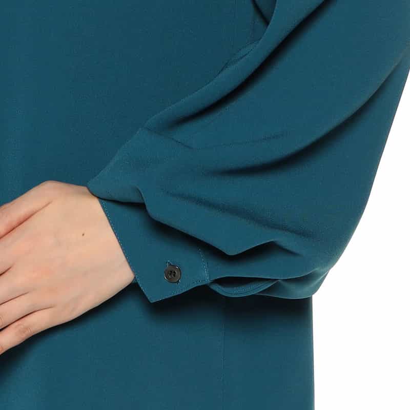 BARNEYS NEW YORK セットアップ ウォッシャブル ロールネックブラウス BLUE