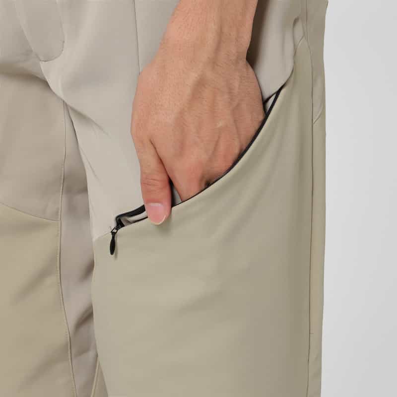 BARNEYS NEW YORK 異素材ミックスナイロンパンツ BEIGE