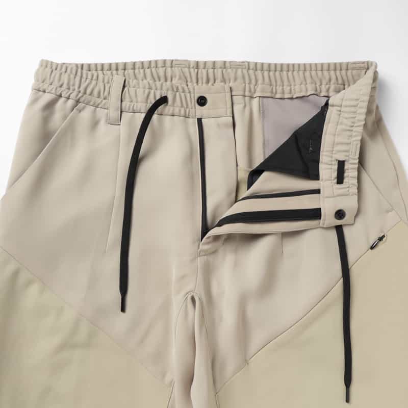 BARNEYS NEW YORK 異素材ミックスナイロンパンツ BEIGE