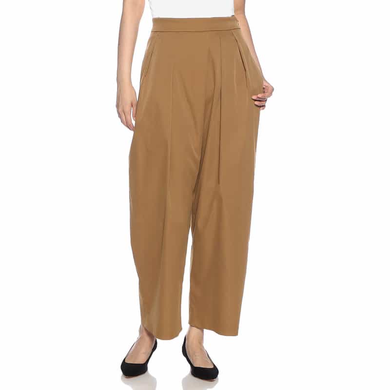 BARNEYS NEW YORK ウォッシャブル バレルタックワイドパンツ CAMEL