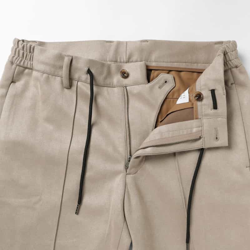 BARNEYS NEW YORK スエード素材テーパードパンツ BEIGE