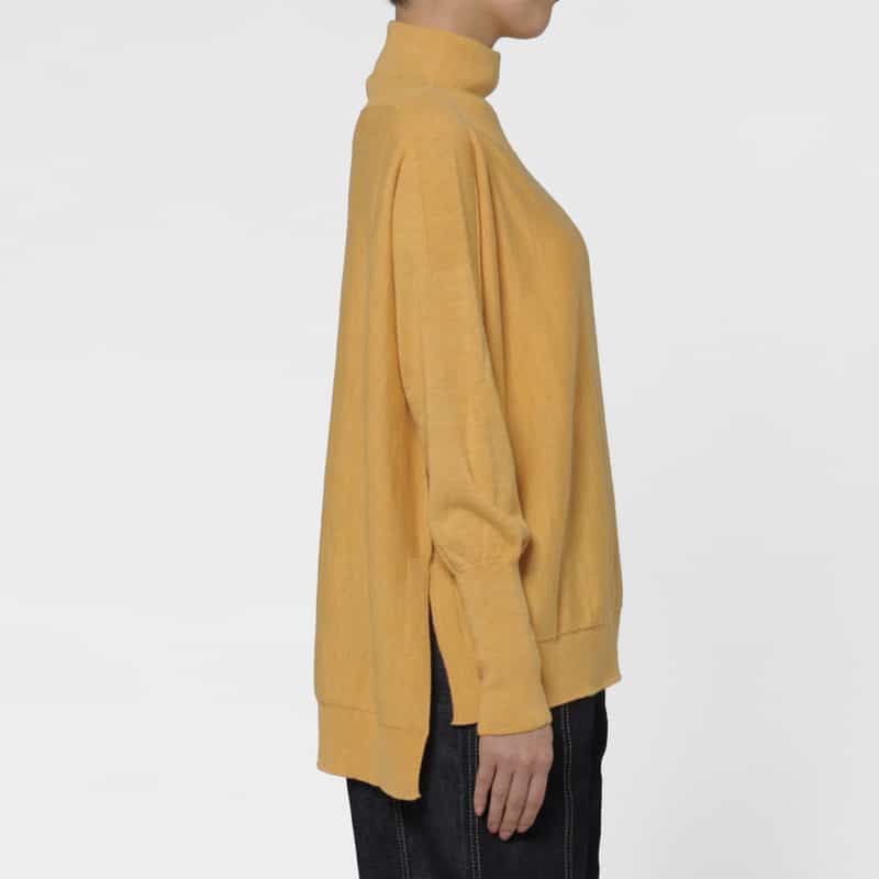 BARNEYS NEW YORK ウール素材 モックネック ポンチョ風ニットプルオーバー YELLOW
