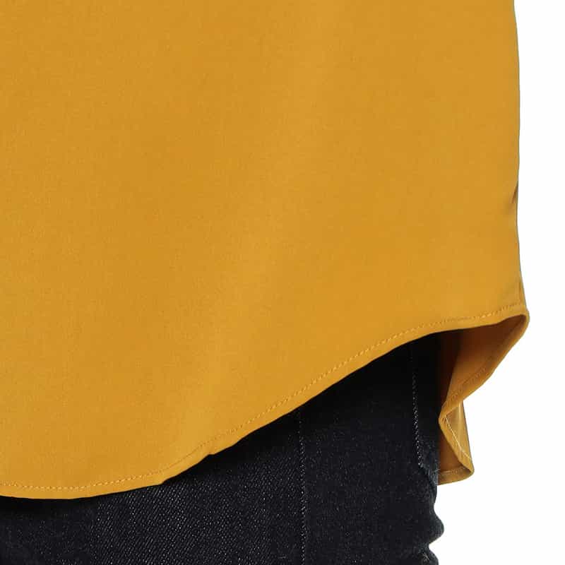 BARNEYS NEW YORK ウォッシャブル 2WAYパールボタンフリルブラウス MUSTARD