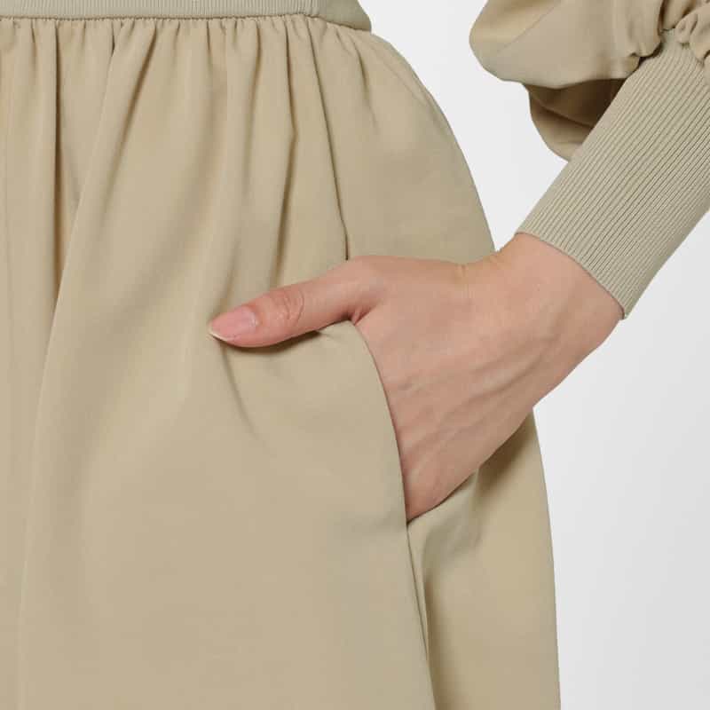 BARNEYS NEW YORK 異素材ドッキング ボリュームスリーブ フィット＆フレアドレス BEIGE