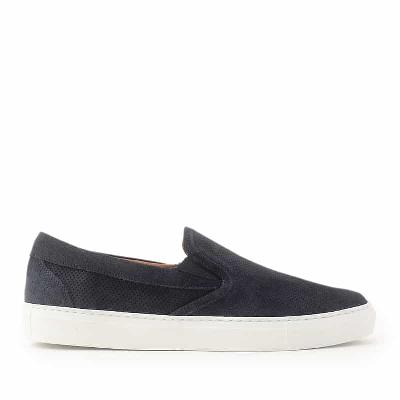 BARNEYS NEW YORK パンチングスエードスリップオンシューズ NAVY