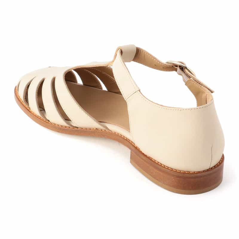 BARNEYS NEW YORK フラット グルカサンダル IVORY