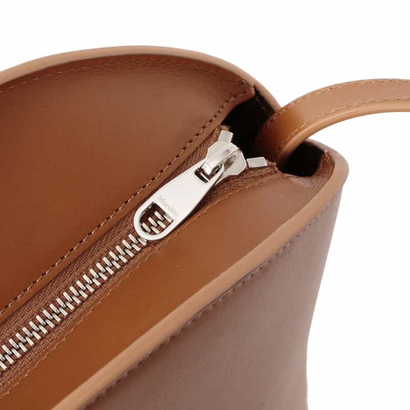 MAEDEN ジップ ショルダーバッグ BROWN