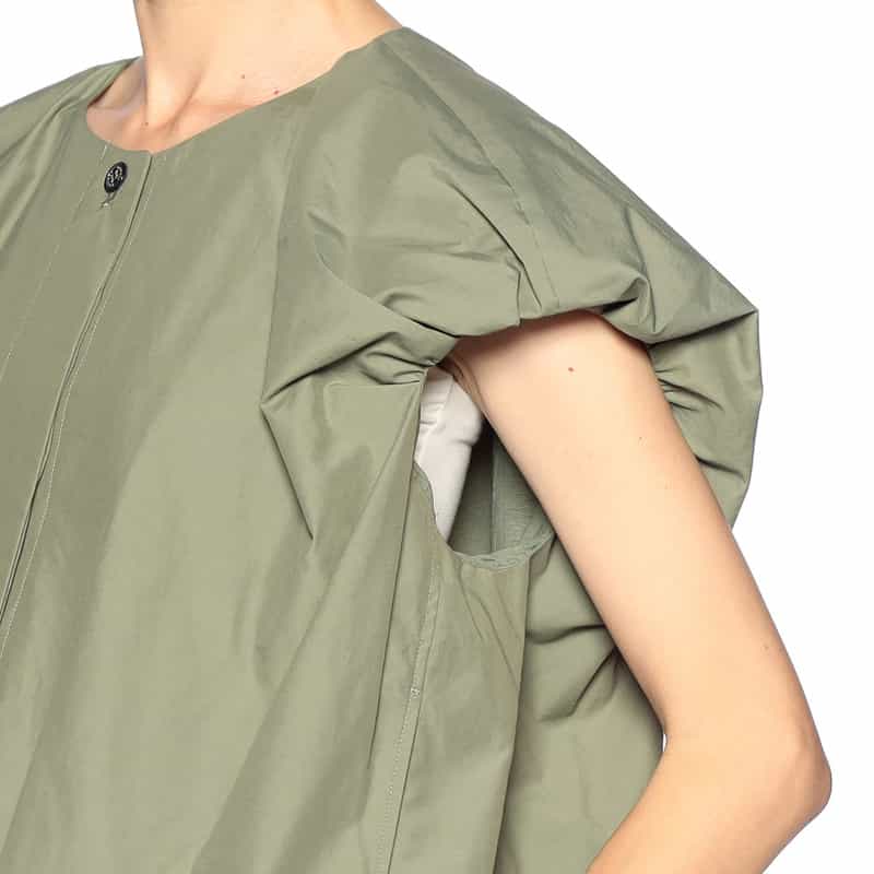 BARNEYS NEW YORK ウォッシャブル スリーブレスボリュームシャツ KHAKI