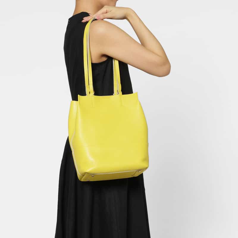 BARNEYS NEW YORK 2WAYハンドル 縦型レザートートバッグ YELLOW