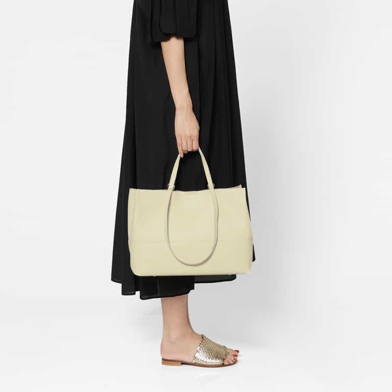 BARNEYS NEW YORK 2WAYハンドル レザートートバッグ IVORY