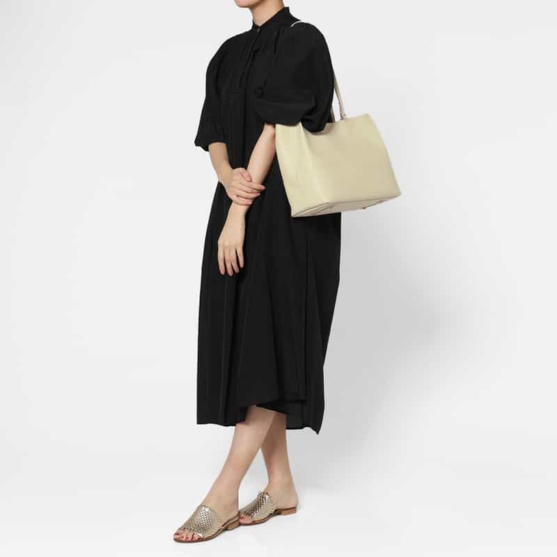 BARNEYS NEW YORK 2WAYハンドル レザートートバッグ IVORY