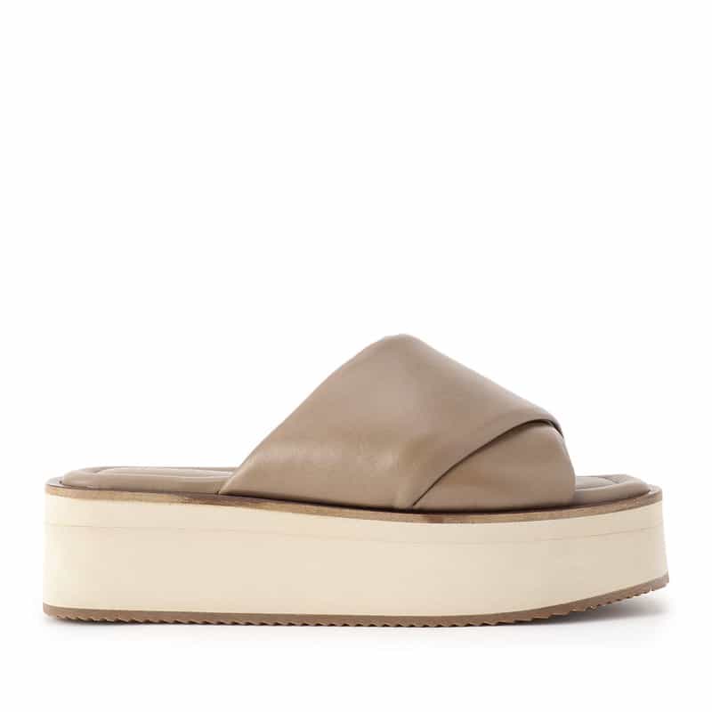 BARNEYS NEW YORK プラットフォームサンダル BEIGE