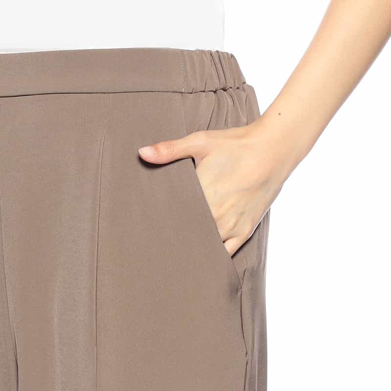 BARNEYS NEW YORK ウォッシャブル 機能素材テーパードパンツ BROWN