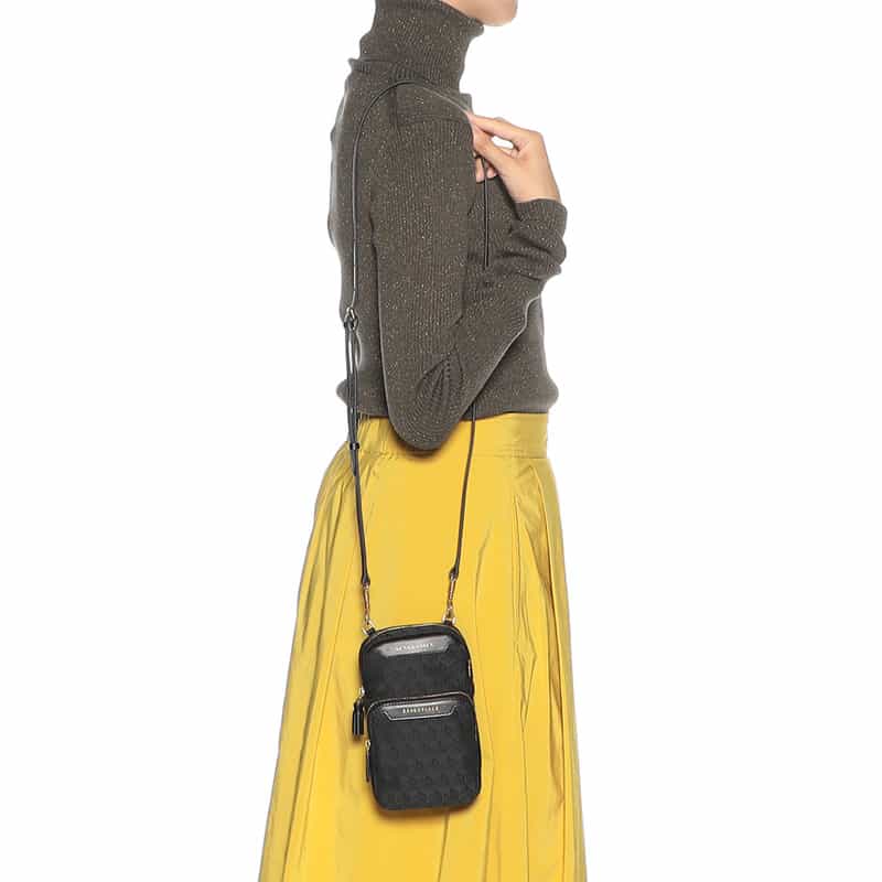 ANYA HINDMARCH クロスボディバッグ BLACK