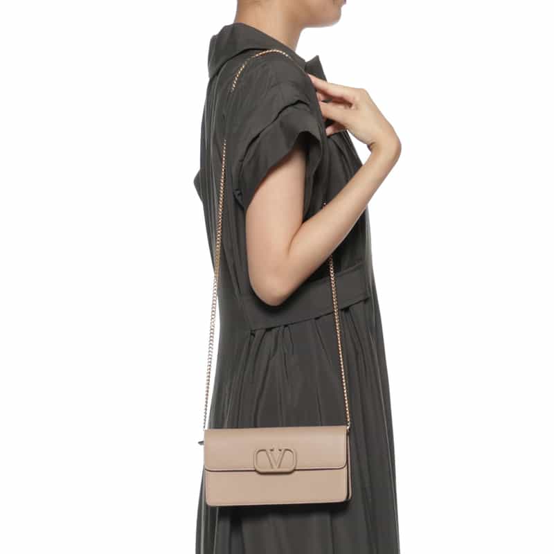 VALENTINO GARAVANI VALENTINO GARAVANI＜ヴァレンティノ ガラバーニ＞ チェーンウォレット PINK