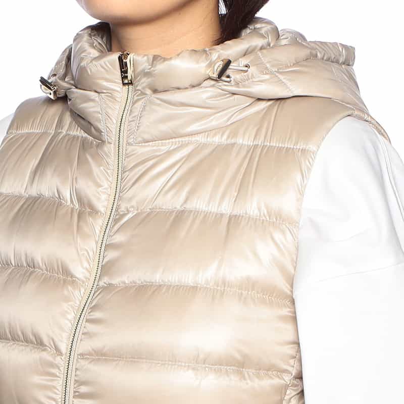 HERNO HERNO＜ヘルノ＞フーデッドダウンベスト "ICONICO" LT BEIGE