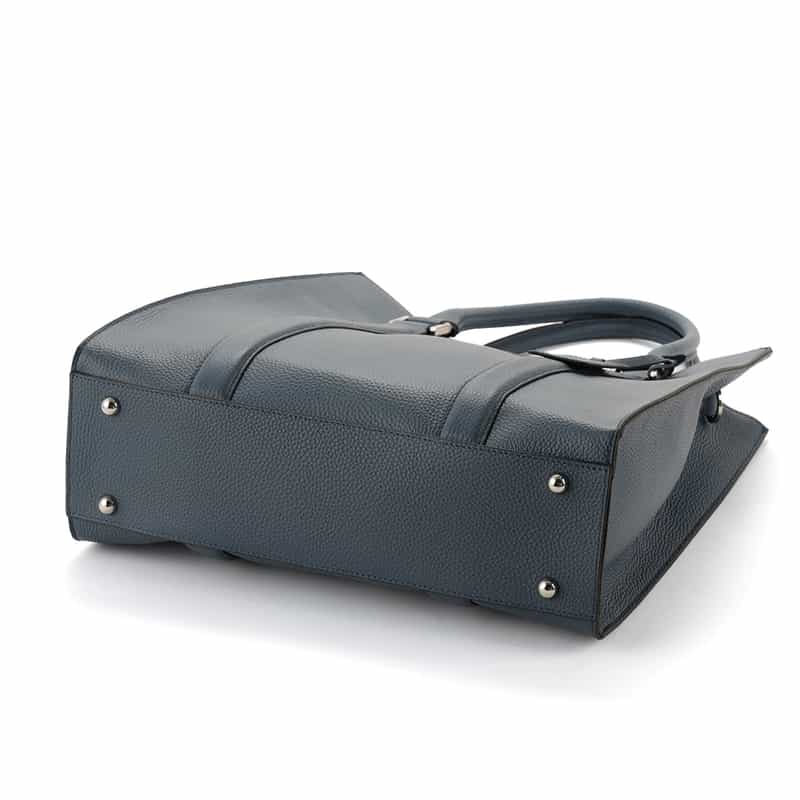 BARNEYS NEW YORK シュリンクレザー縦型トートバッグ BLUE