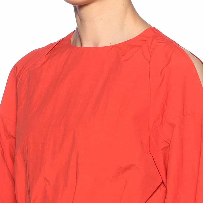 BARNEYS NEW YORK ショルダー＆バックオープン ベルテッド ブラウス RED