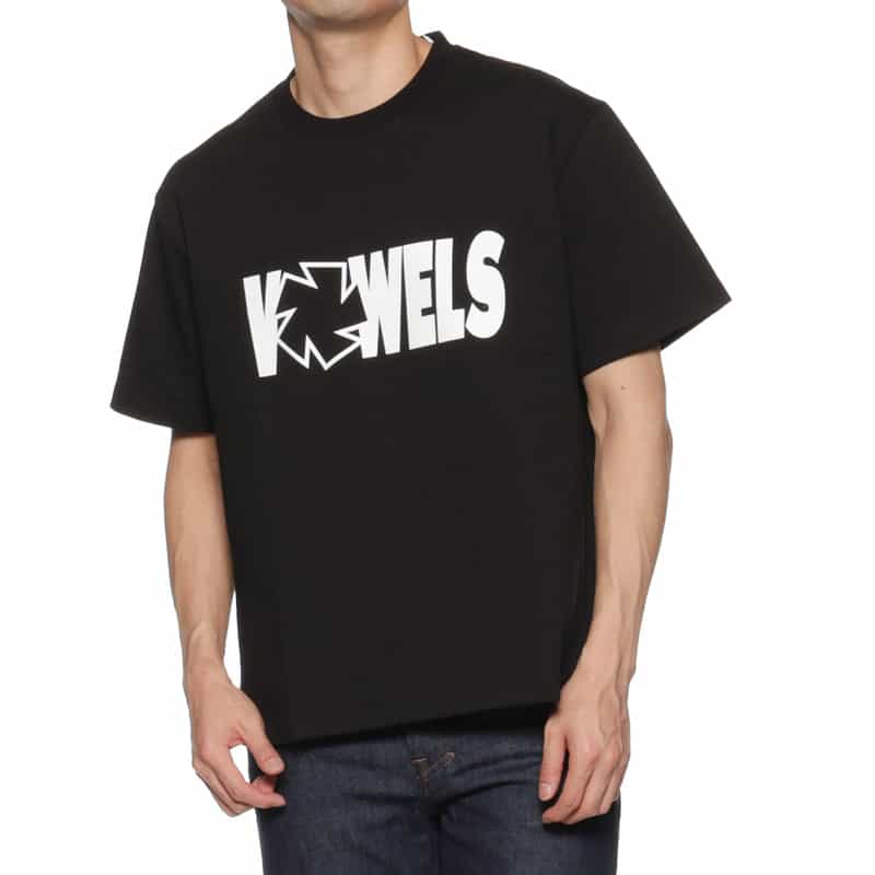 VOWELS プリントTシャツ BLACK