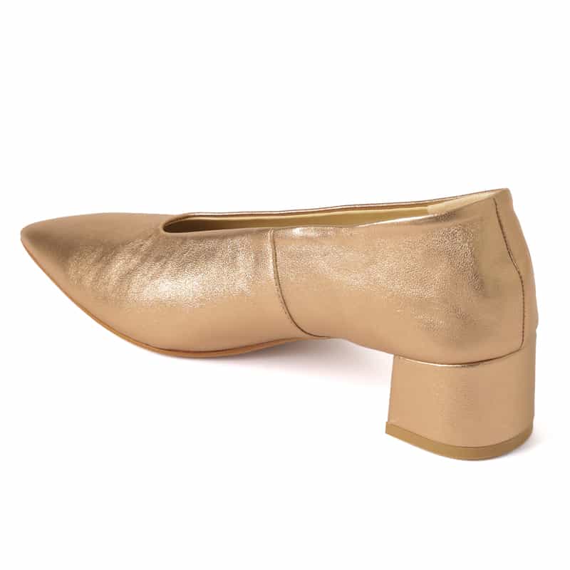 BARNEYS NEW YORK Vカット チャンキーヒールパンプス GOLD