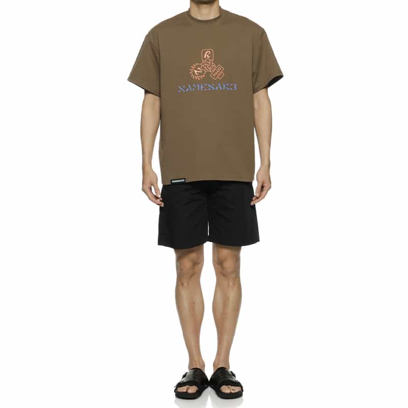 NAMESAKE NAMESAKE＜ネームセイク＞プリントTシャツ BROWN