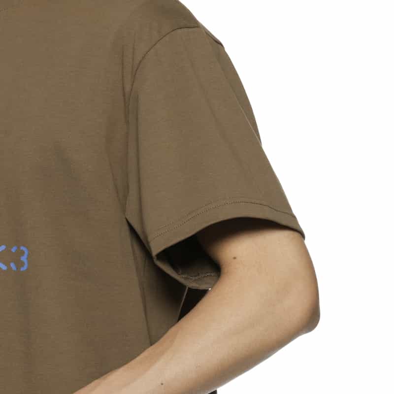 NAMESAKE NAMESAKE＜ネームセイク＞プリントTシャツ BROWN