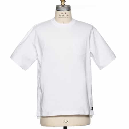 SACAI＜サカイ＞サイドスナップ ロゴ入りTシャツ（2232041