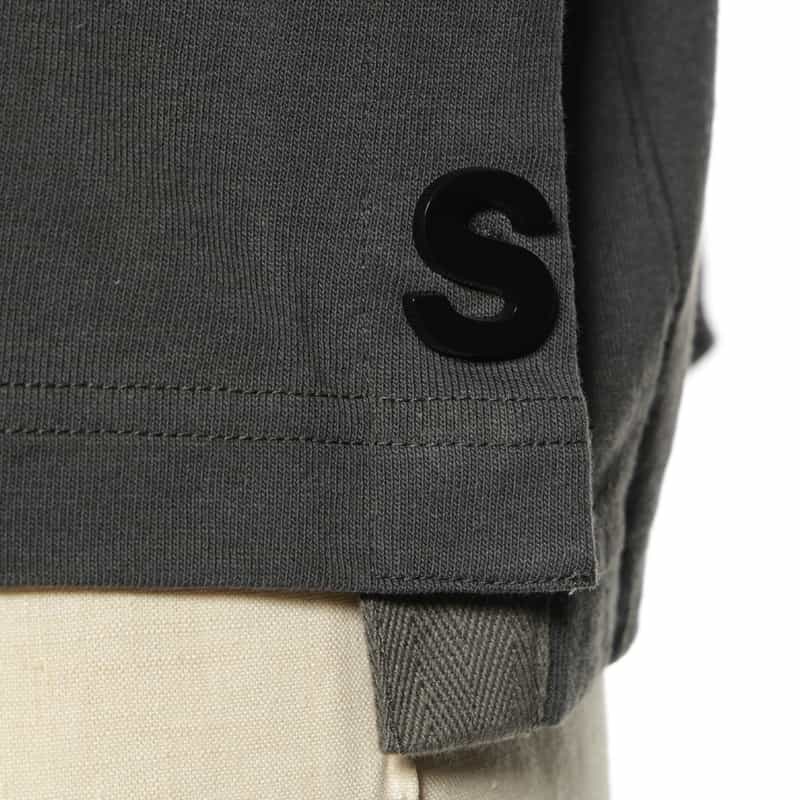 SACAI SACAI＜サカイ＞サイドスナップ ロゴ入りTシャツ DARK GRAY