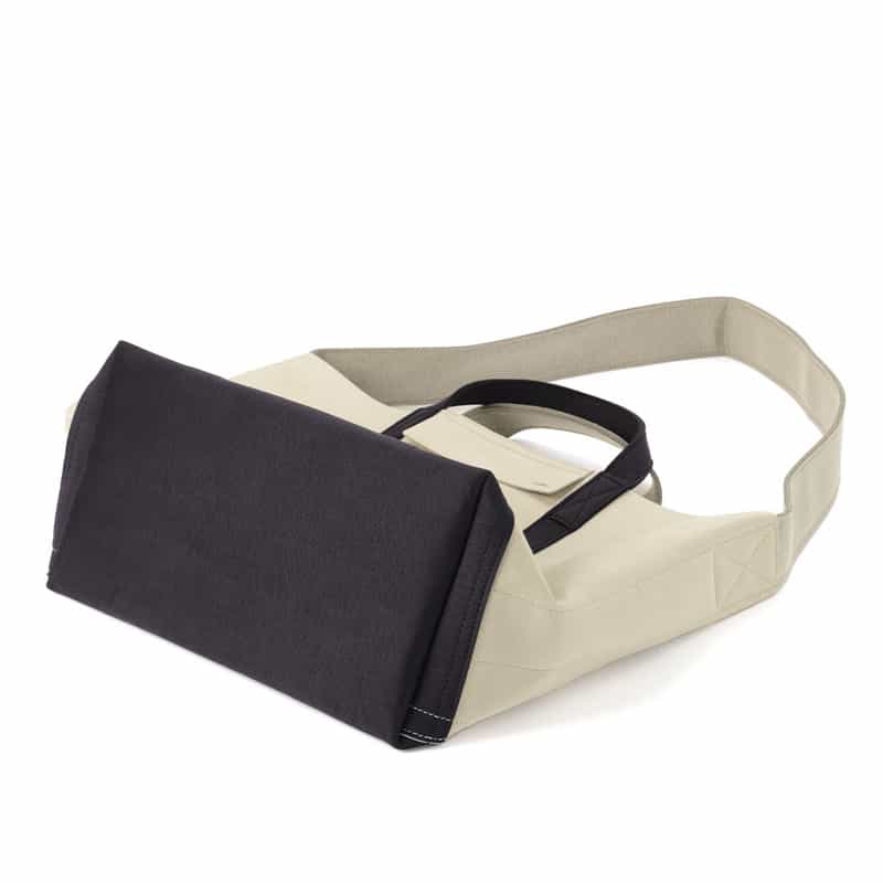 ZATTU ZATTU＜ザッツ＞トートバッグ "KINAX" IVORY