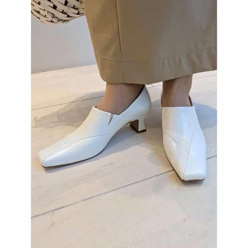 BARNEYS NEW YORK スクエアトゥ ブーティ WHITE