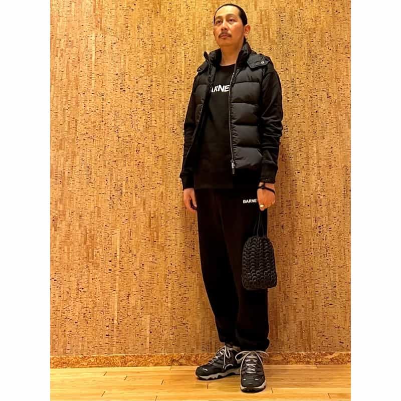 BARNEYS NEW YORK "BARNEYS" ロゴ入りスウェットプルオーバー BLACK
