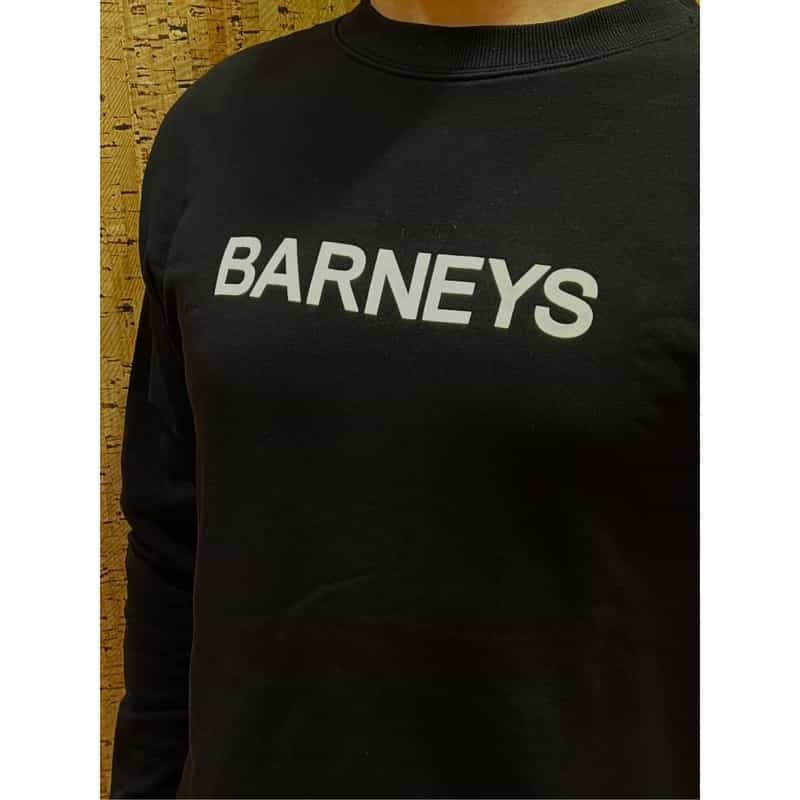 BARNEYS NEW YORK "BARNEYS" ロゴ入りスウェットプルオーバー BLACK