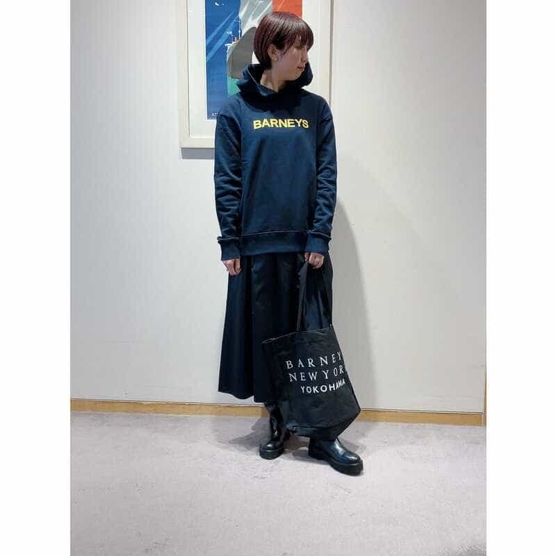BARNEYS NEW YORK "BARNEYS" ロゴ入りスウェットフーディ NAVY