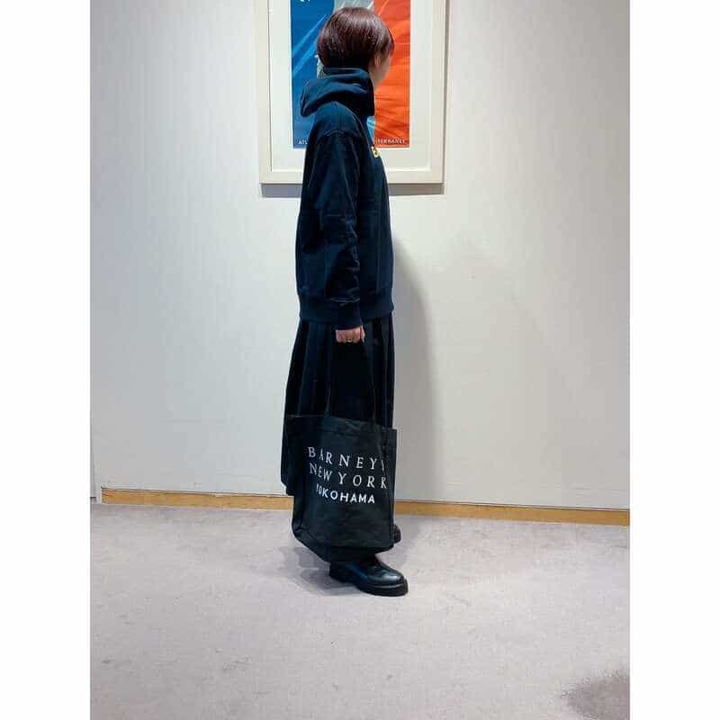 BARNEYS NEW YORK "BARNEYS" ロゴ入りスウェットフーディ NAVY