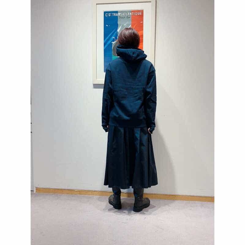 BARNEYS NEW YORK "BARNEYS" ロゴ入りスウェットフーディ NAVY