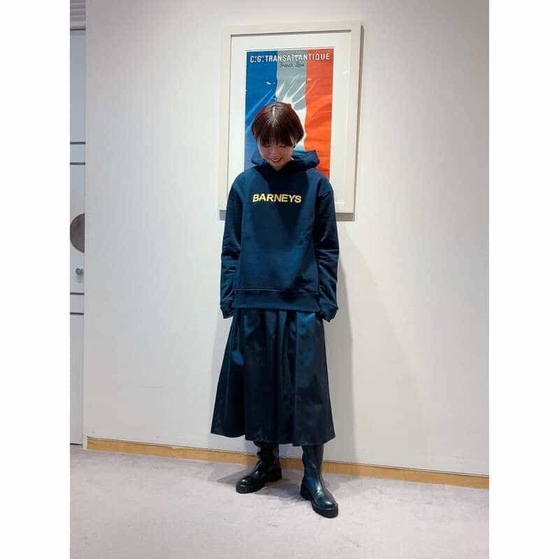 BARNEYS NEW YORK "BARNEYS" ロゴ入りスウェットフーディ NAVY
