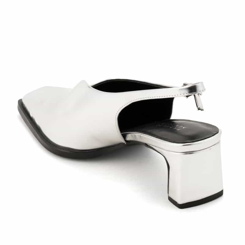 BARNEYS NEW YORK バックスリングパンプス SILVER