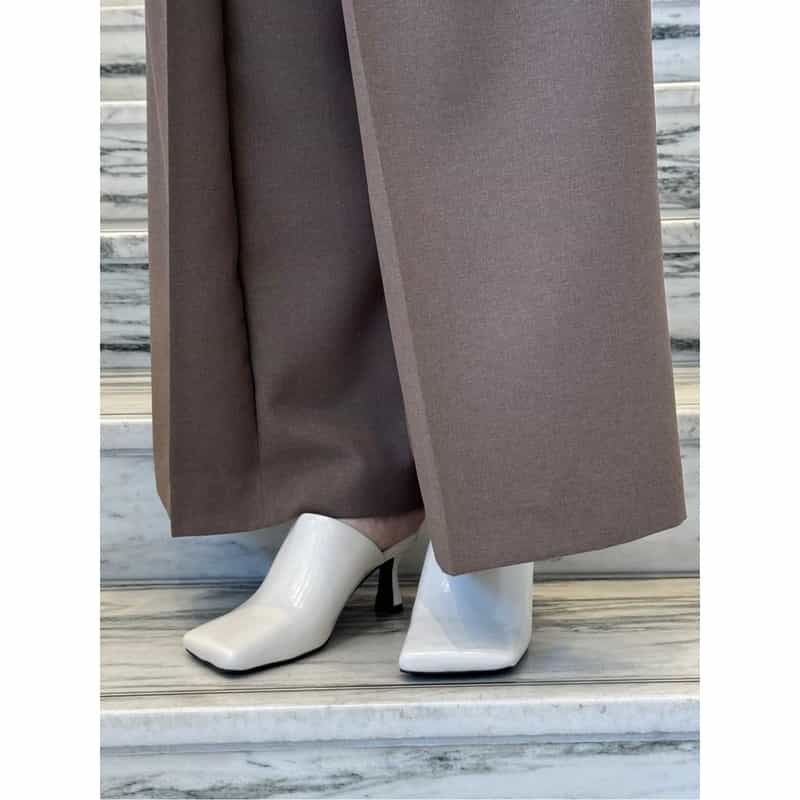 BARNEYS NEW YORK スクエアトゥ ミュールサンダル WHITE