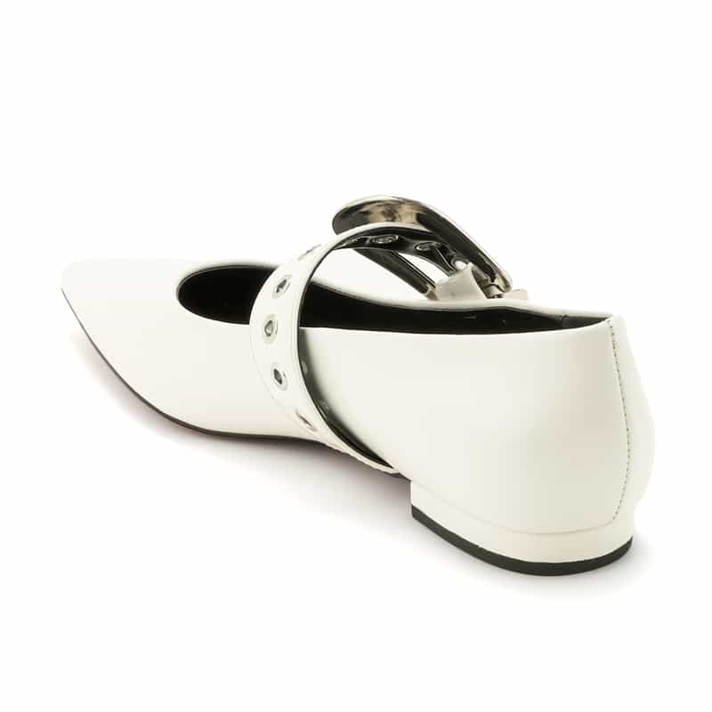 BARNEYS NEW YORK ベルト付き ポインテッドトゥパンプス WHITE