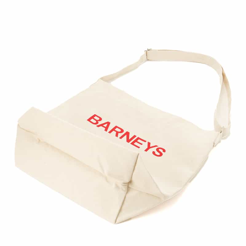 BARNEYS NEW YORK "BARNEYS" ロゴ入りデザイントートバッグ WHITE