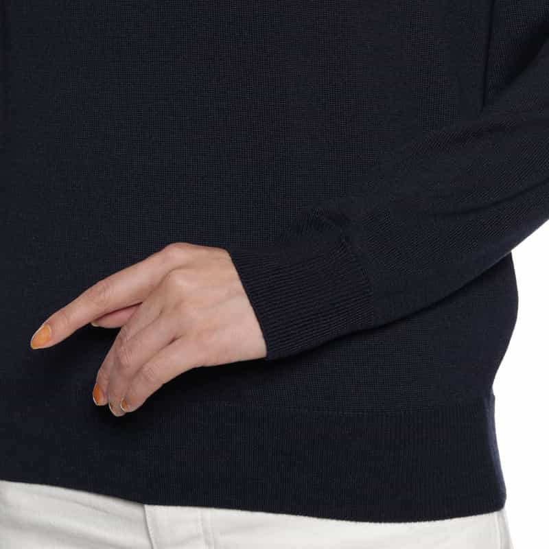 BARNEYS NEW YORK "BARNEYS" ロゴ入りニットプルオーバー(ウィメンズサイズ) NAVY