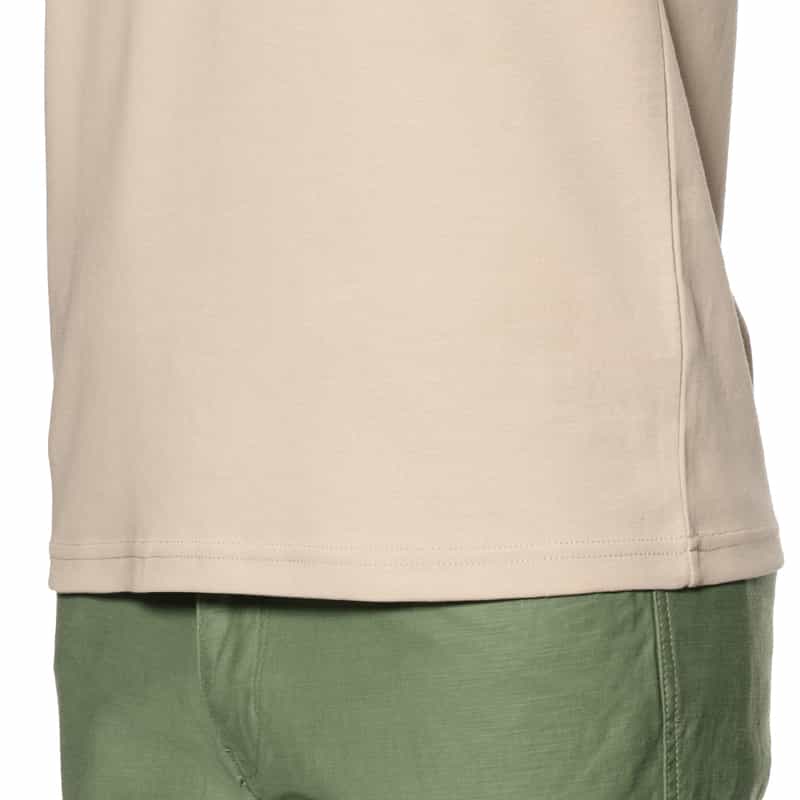 BARNEYS NEW YORK スムース素材スロープネック Tシャツ BEIGE