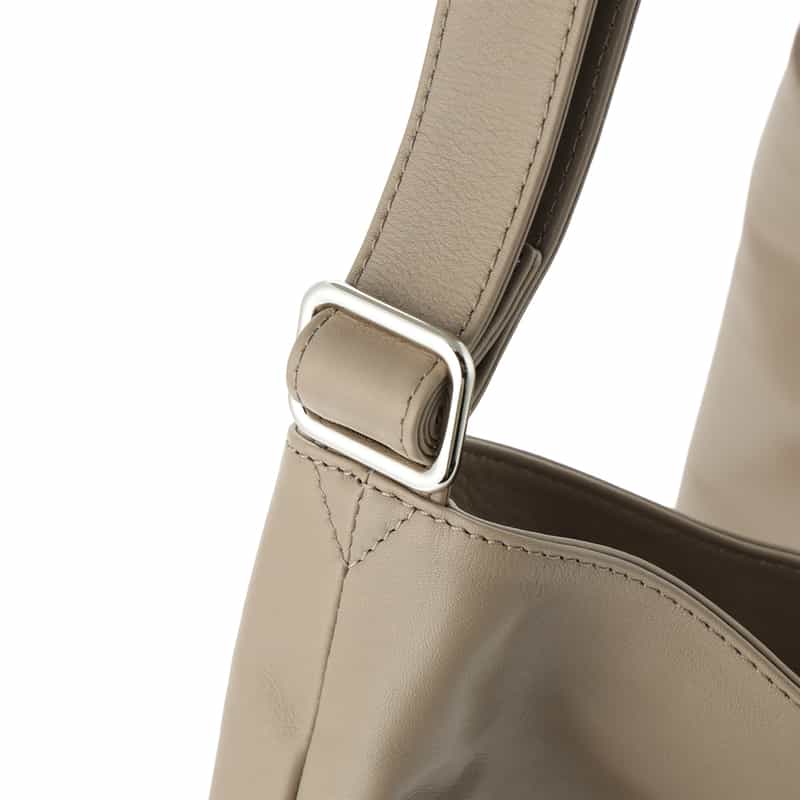 BARNEYS NEW YORK ワンショルダー レザートートバッグ（コインポーチ付き） BEIGE