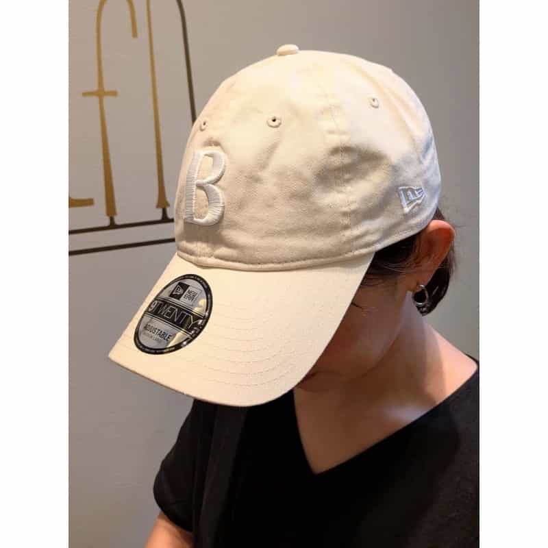 BARNEYS NEW YORK "BARNEYS" NEW ERAコラボレーション ロゴキャップ BEIGE